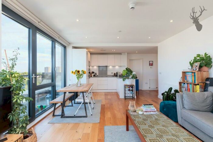 2 Bedroom Apartment To Rent In Palmers Road, Regents Canal, London, E2