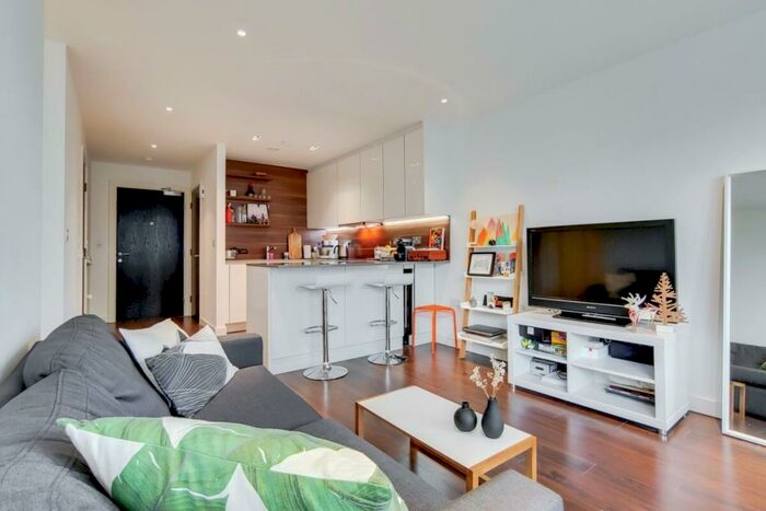 Apartment To Rent In City View Apartments, London, N4
