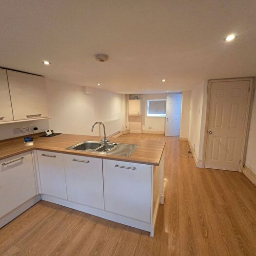 2 Bedroom Flat To Rent In Maidstone Road, Rochester, ME1