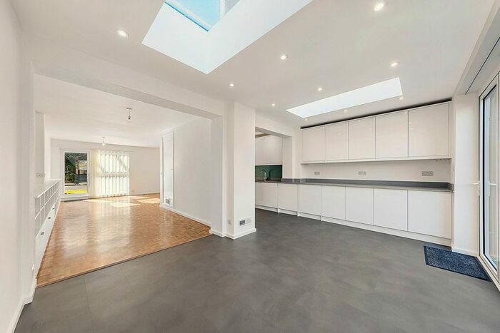 3 Bedroom Terraced House To Rent In Cherrywood Drive, Putney, London, SW15