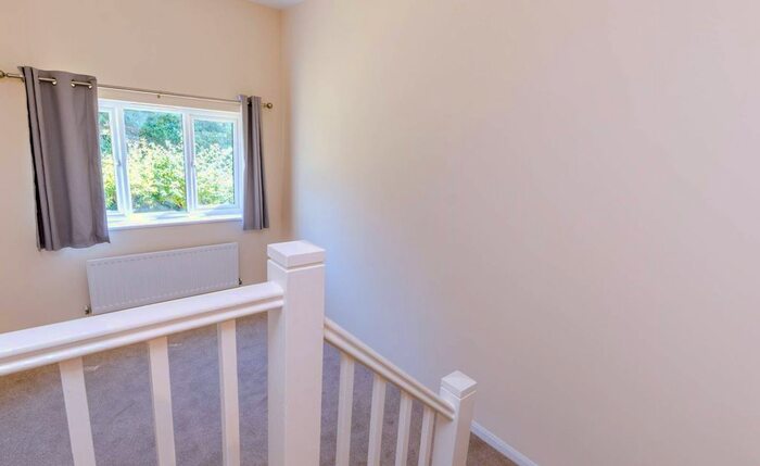 1 Bedroom Flat To Rent In Farnham Road, Guildford, GU2