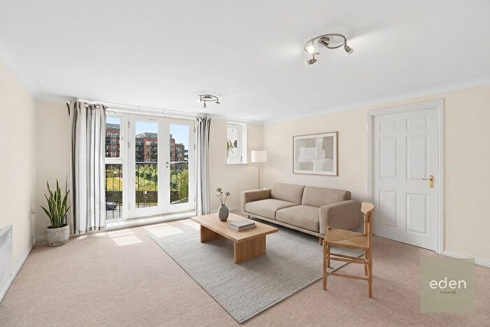 2 Bedroom Flat For Sale In Bambridge Court, Lee Heights, ME14