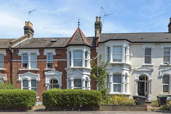 1 Bedroom Flat To Rent In Oakfield Road, London, N4
