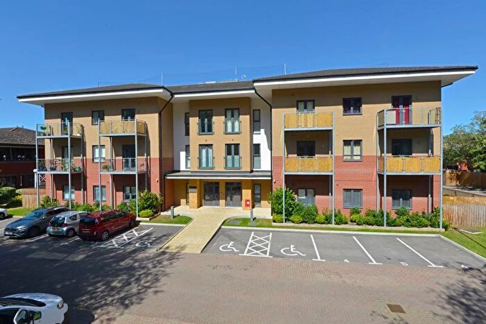 1 Bedroom Flat To Rent In Weyside, Catteshall Lane, Godalming, GU7