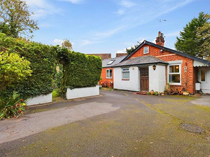 4 Bedroom Bungalow For Sale In Green Lane, Hucclecote, Gloucester, Gloucestershire, GL3