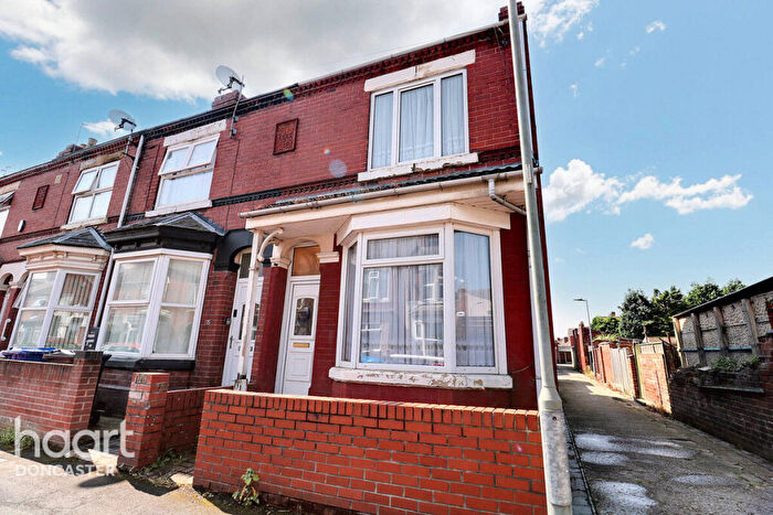 3 Bedroom End Of Terrace House For Sale In Broughton Avenue, Bentley, Doncaster, DN5