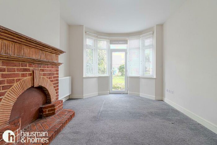 4 Bedroom Semi-Detached House To Rent In Heathfield Gardens, Brent Cross, NW11
