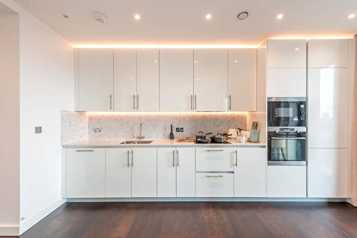 2 Bedroom Flat To Rent In Charles Clownes Walk, Nine Elms, London, SW11