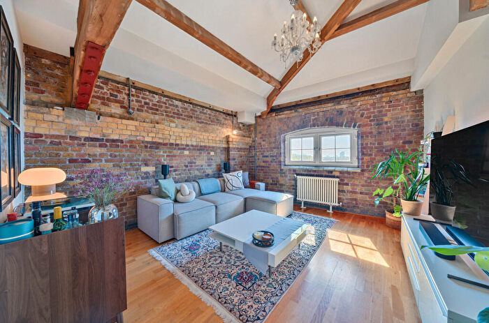2 Bedroom Apartment For Sale In Rotherhithe Street, London, SE16