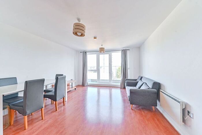2 Bedroom Flat To Rent In Oyster Wharf, Lombard Road, Battersea, London, SW11
