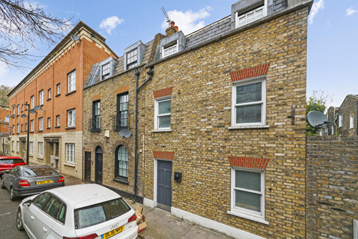 4 Bedroom Terraced House To Rent In Clark Street, London, E1
