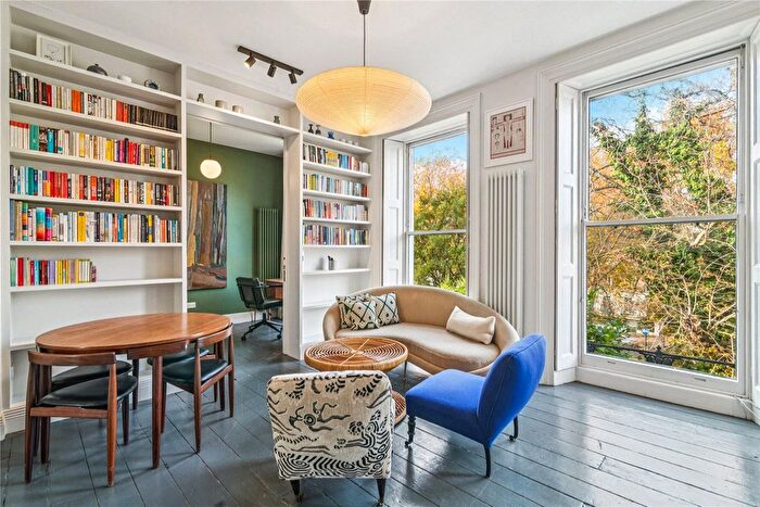 2 Bedroom Flat To Rent In Holland Park Avenue, Holland Park, London, W11