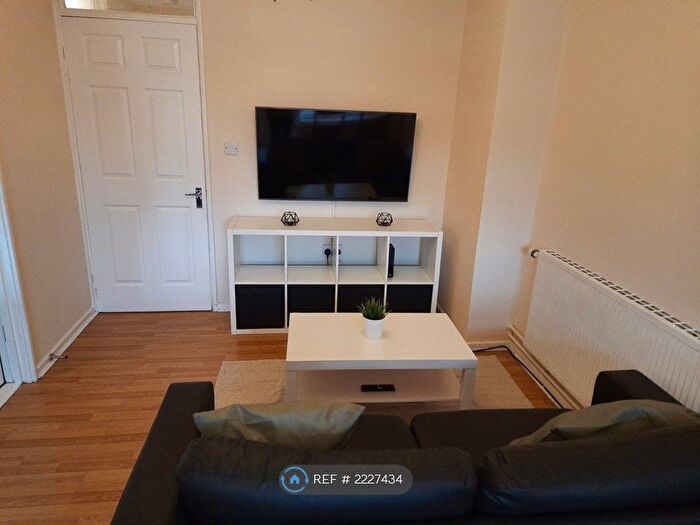 4 Bedroom End Of Terrace House To Rent In Cranmer Walk, Nottingham, NG3