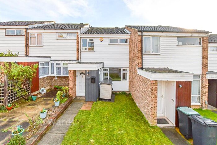 3 Bedroom Terraced House For Sale In Roman Road, Snodland, Kent, ME6
