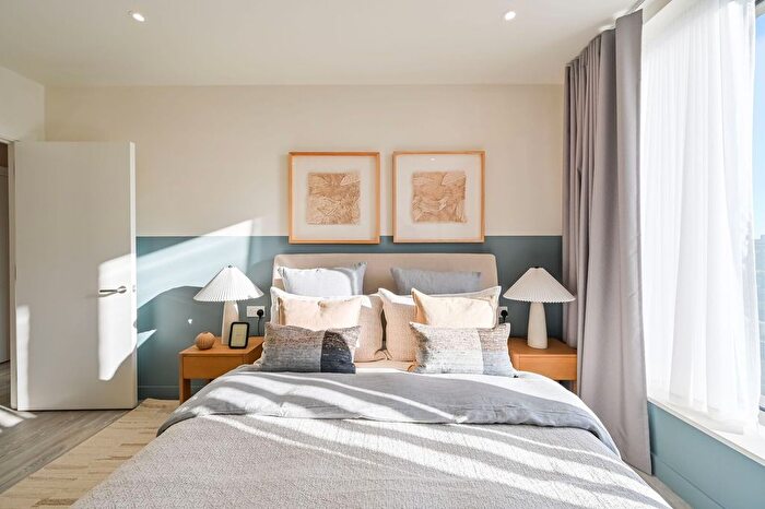 2 Bedroom Flat To Rent In Montfichet Road, Stratford, London, E20