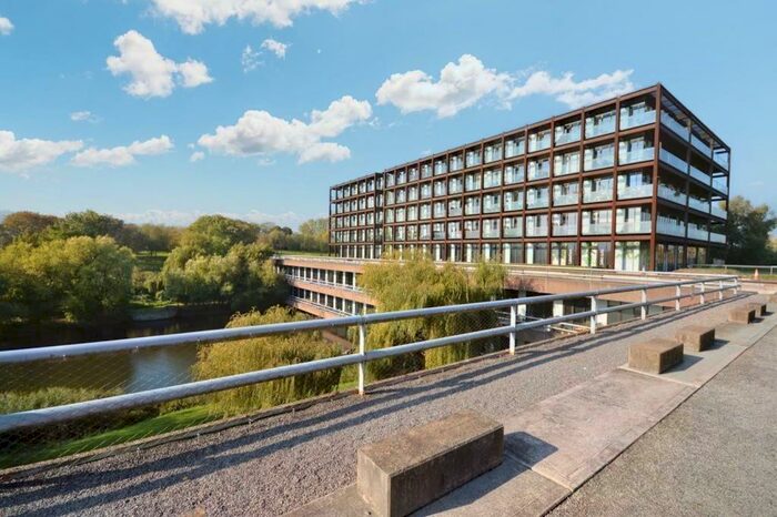 1 Bedroom Apartment To Rent In Lake Shore Drive, Bristol, BS13