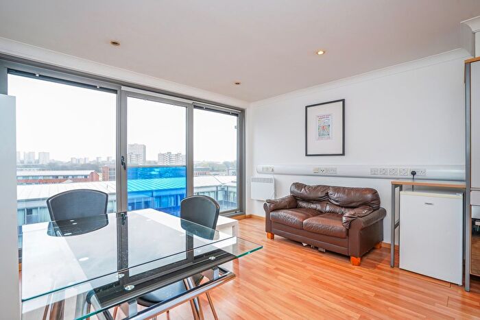 Studio To Rent In Regent Street, Leeds, LS2