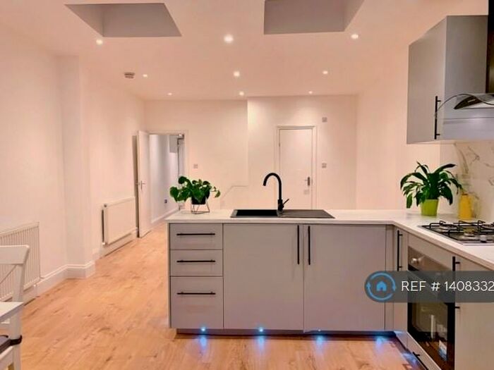 3 Bedroom Terraced House To Rent In Randolph Approach, London, E16