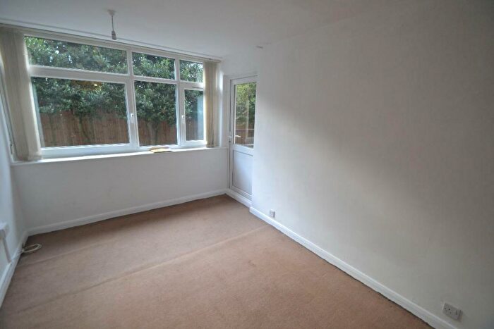 1 Bedroom Flat To Rent In Wilford Lane, Nottingham, NG2