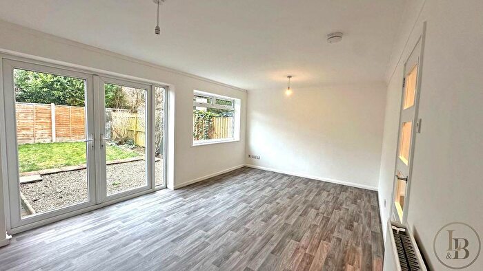3 Bedroom Terraced House For Sale In Thorneywood Rise, Nottingham, NG3