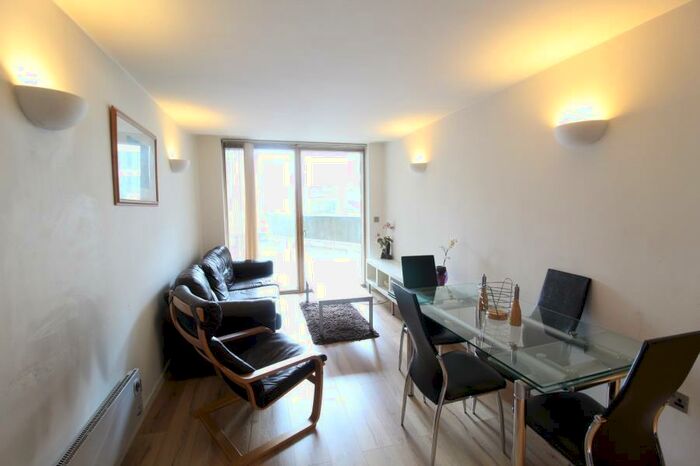 2 Bedroom Apartment To Rent In West Point, Wellington Street. Leeds, LS1