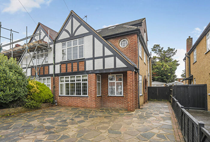 4 Bedroom Semi-Detached House For Sale In Columbia Avenue, Worcester Park, KT4