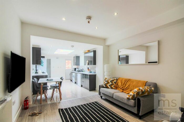 5 Bedroom Terraced House To Rent In Harley Street, Nottingham, NG7