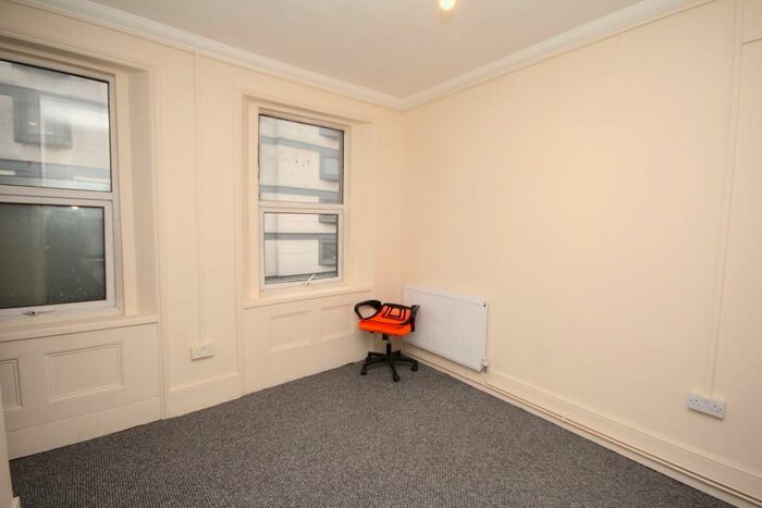 Studio To Rent In Upper Street, Angel, London, N1