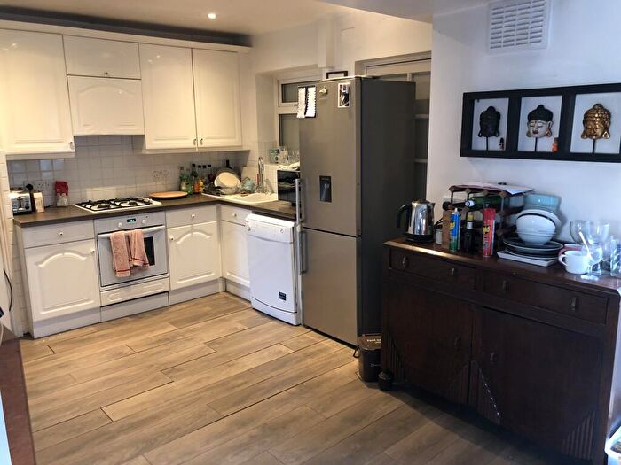 1 Bedroom Detached House To Rent In Colney Hatch Lane, London, N10