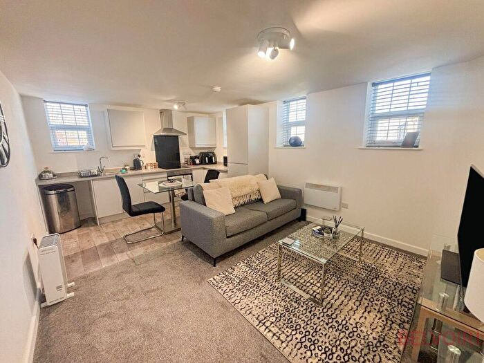 1 Bedroom Flat To Rent In Highlanders Hill, Mansfield, NG18