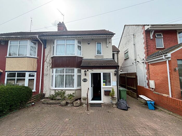 3 Bedroom Property To Rent In Dunstable Road, Luton, LU4
