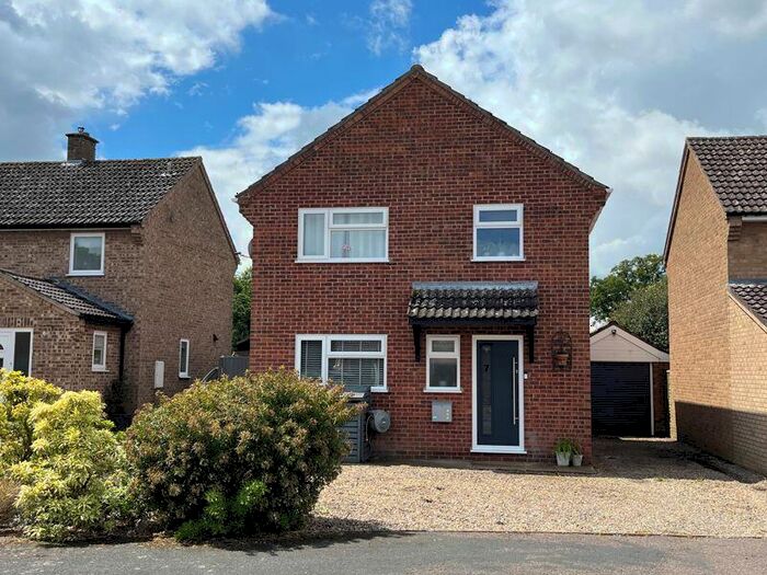 3 Bedroom Detached House For Sale In Church Gardens, Barningham, IP31