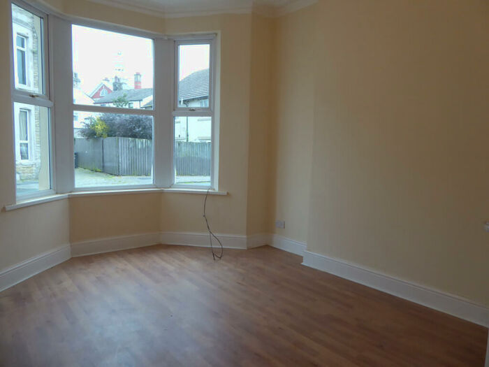 1 Bedroom Flat To Rent In Kensington Road, Morecambe, LA4