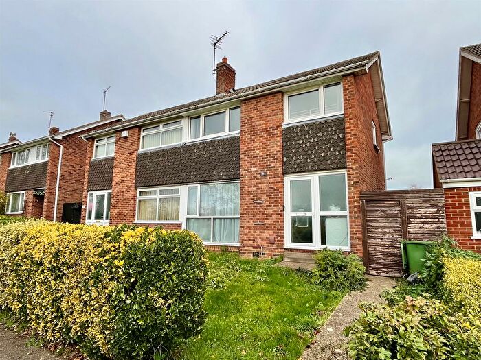 3 Bedroom Semi-Detached House For Sale In Southdown Road, Yaxley, Peterborough, PE7