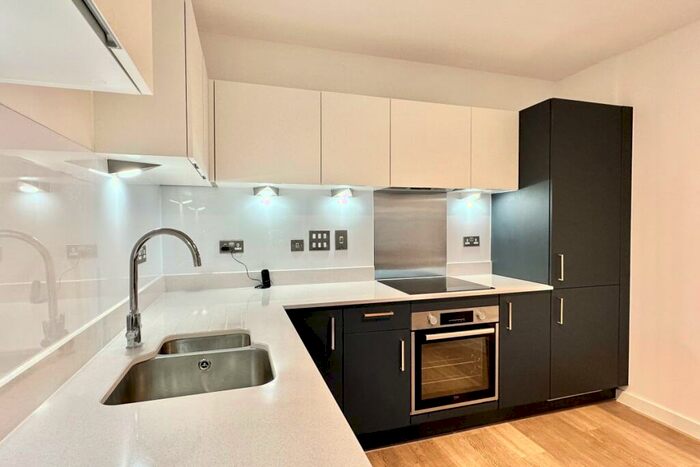 2 Bedroom Apartment To Rent In Old Market Place Farnham, GU9