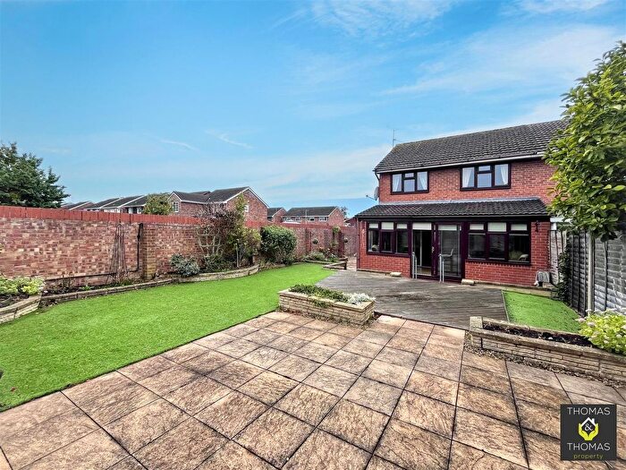 3 Bedroom Semi-detached House For Sale In Dimore Close, Hardwicke, GL2