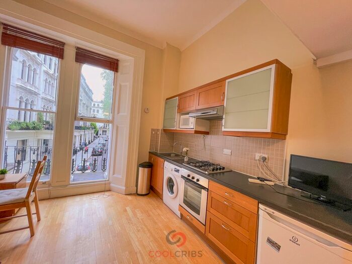 Studio To Rent In Kensington Gardens Square, Bayswater, W2