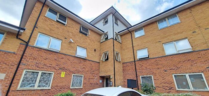 2 Bedroom Flat To Rent In Melling Drive, Enfield, EN1
