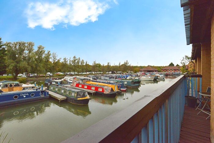 4 Bedroom Terraced House For Sale In Woodley Headland, Milton Keynes, Buckinghamshire, MK6