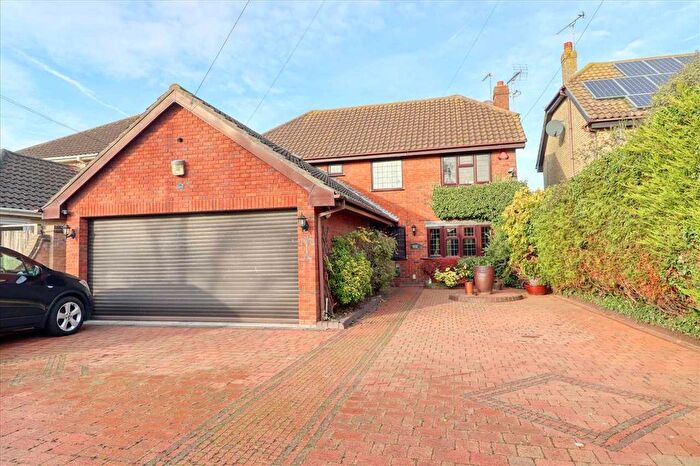 4 Bedroom Detached House For Sale In Leas Road, Clacton On Sea, CO15