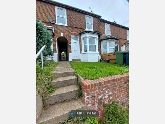 3 Bedroom Terraced House To Rent In London Road, High Wycombe, HP11