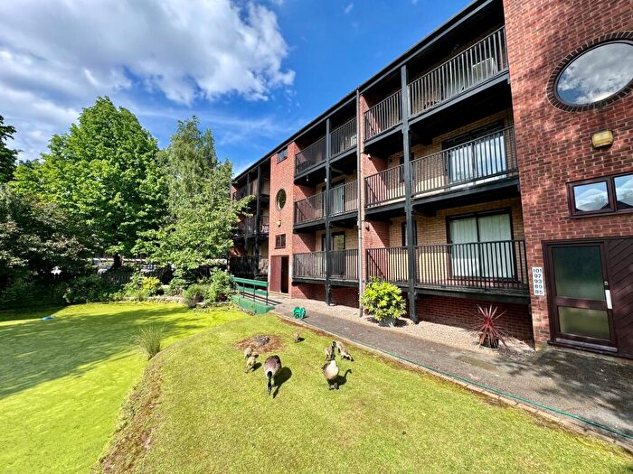 Apartment To Rent In Alderney Street, Castle Marina, NG7