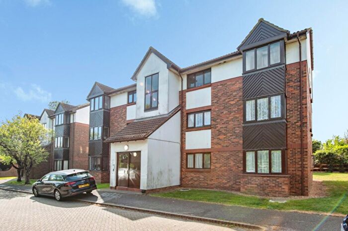 1 Bedroom Flat For Sale In Talus Close, Purfleet-on-Thames, Essex, RM19