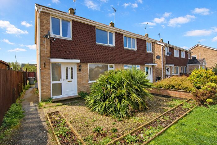 3 Bedroom Semi-Detached House For Sale In Deer Park Road, Langtoft, Peterborough, PE6