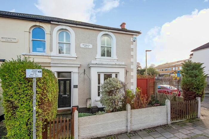 3 Bedroom Semi-Detached House To Rent In Johnson Road, Bromley, BR2