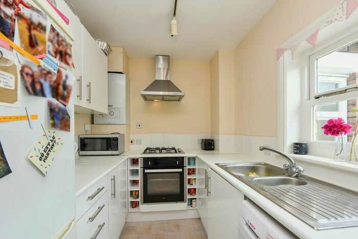 2 Bedroom Flat To Rent In Salisbury Place, London, SW9