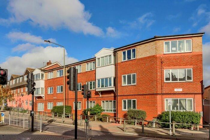 2 Bedroom Flat To Rent In Croydon Road, Beckenham, BR3