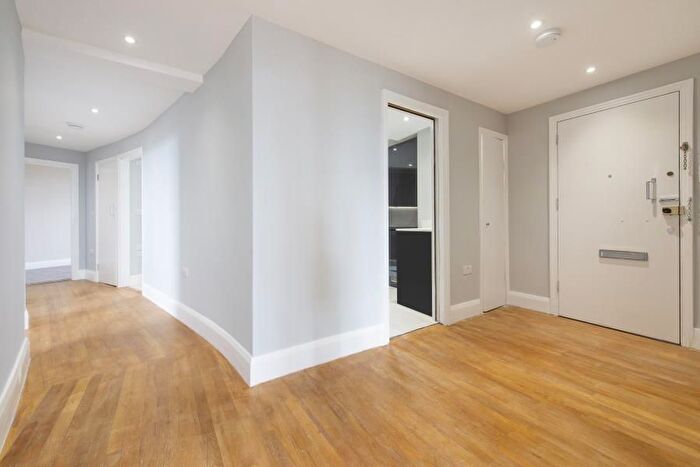 3 Bedroom Flat To Rent In Cholmeley Lodge, Highgate, London, N6