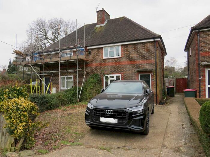 3 Bedroom Semi-Detached House To Rent In Ifield Road, Crawley, RH11