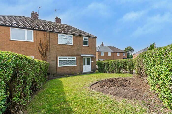 3 Bedroom Semi-Detached House To Rent In Mount Crescent, Warsop, Mansfield, NG20
